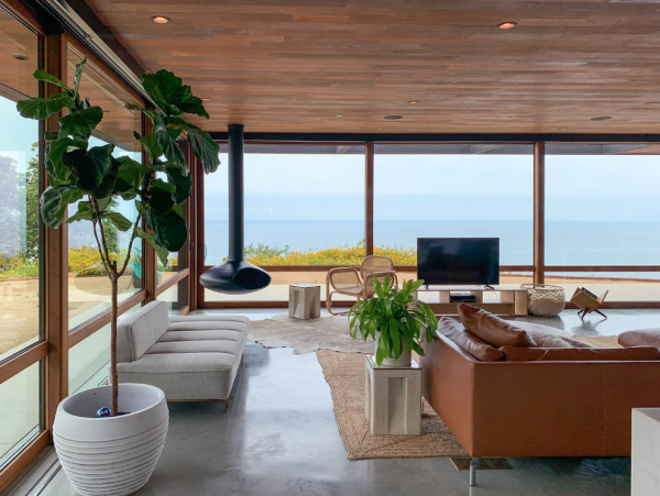 Modern Five Bedroom Vacation Home with Ocean Views
