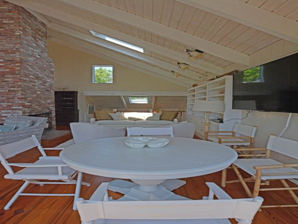 Luxury Nantucket Vacation Home Walk to Beach