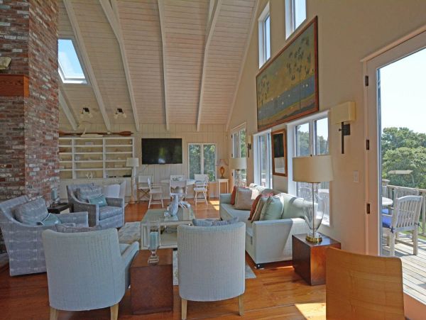 Luxury Nantucket Vacation Home Walk to Beach