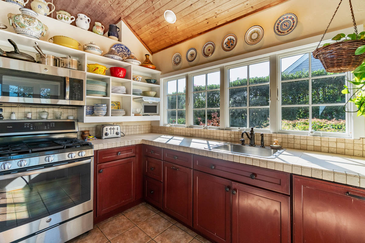 Stylish Comfort Awaits your Nantucket Vacation