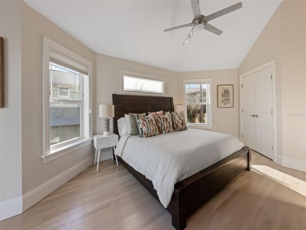 Holmes Beach Vacation Home Four Bedroom Walk to beach