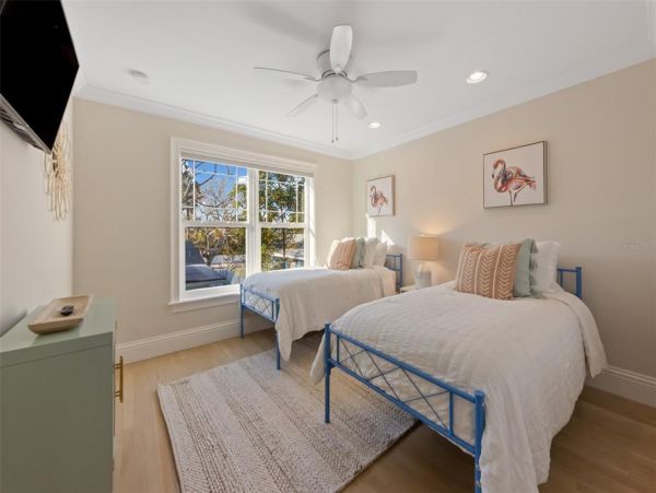 Holmes Beach Vacation Home Four Bedroom Walk to beach