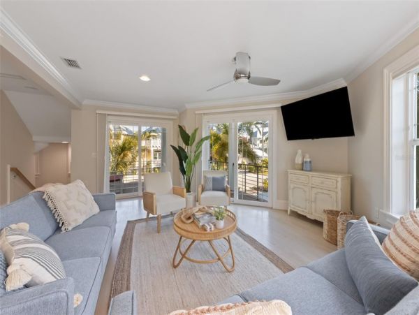Holmes Beach Vacation Home Four Bedroom Walk to beach