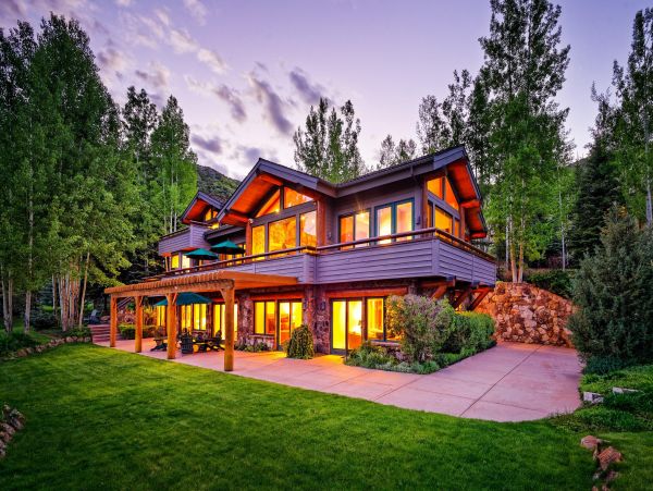 Snowmass Luxury Vacation 6 Bedroom Home with Hot Tub