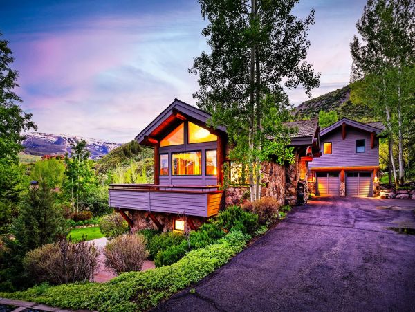 Snowmass Luxury Vacation 6 Bedroom Home with Hot Tub