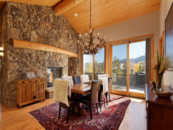Snowmass Luxury Vacation 6 Bedroom Home with Hot Tub