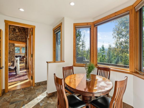 Snowmass Luxury Vacation 6 Bedroom Home with Hot Tub