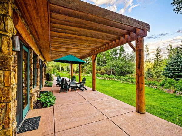 Snowmass Luxury Vacation 6 Bedroom Home with Hot Tub
