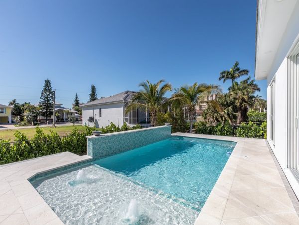 Marco Island Vacation Home Four Bedroom Walk to Beach