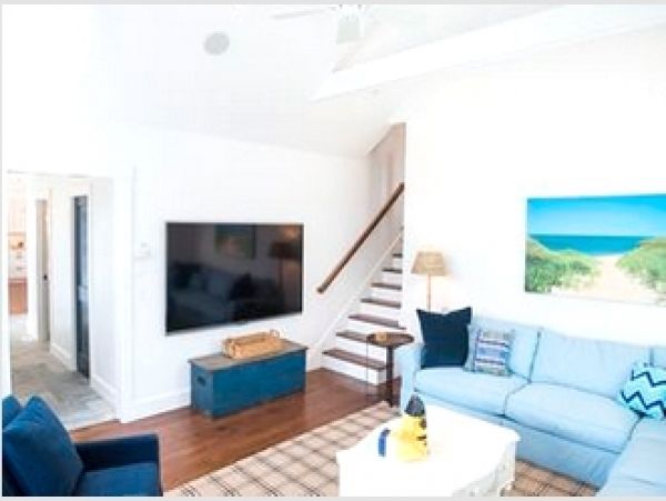 Nantucket Vacation Rental in Captivating Cliff