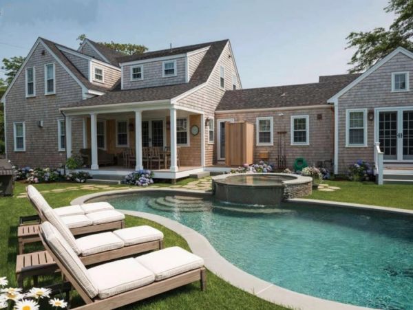 Nantucket Vacation Rental in Captivating Cliff