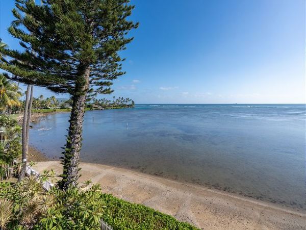 Luxury Beachfront Four Bedroom Home Sleeps 10 Guests