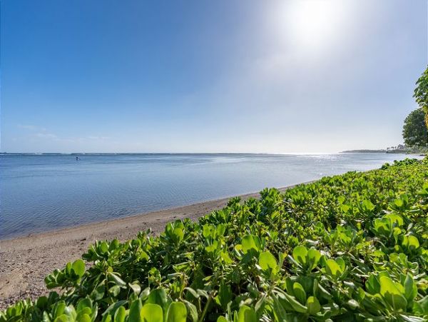 Luxury Beachfront Four Bedroom Home Sleeps 10 Guests