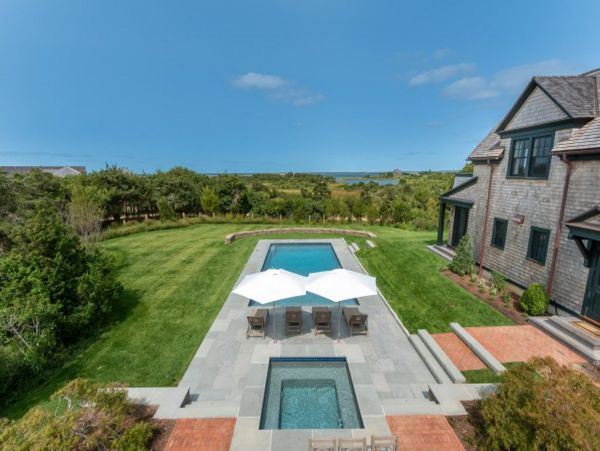 Nantucket Home 1043549