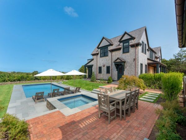 Nantucket Home 1043549