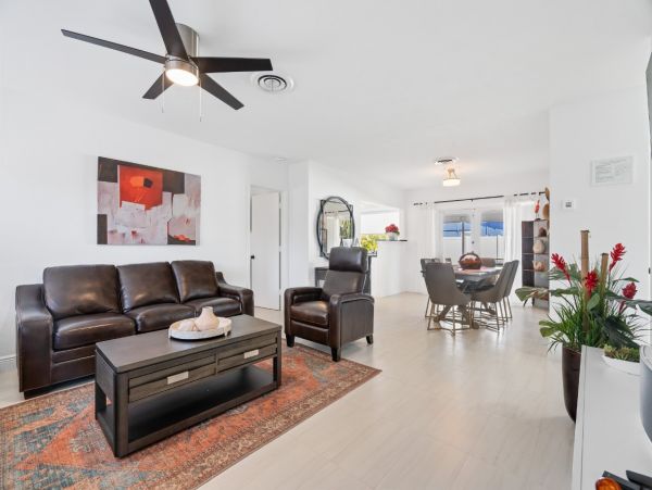 Lighthouse Point Vacation Home Three Bedroom