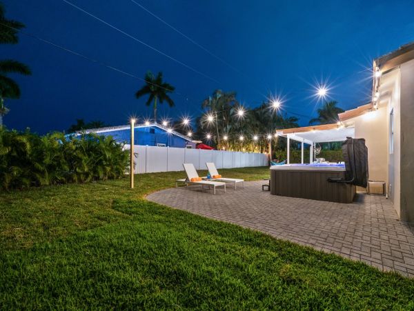 Lighthouse Point Vacation Home Three Bedroom