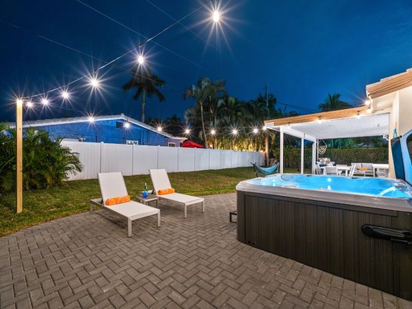 Lighthouse Point Vacation Home Three Bedroom