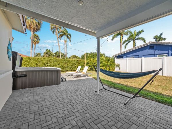 Lighthouse Point Vacation Home Three Bedroom