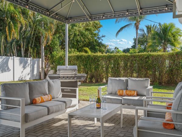 Lighthouse Point Vacation Home Three Bedroom