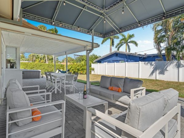 Lighthouse Point Vacation Home Three Bedroom