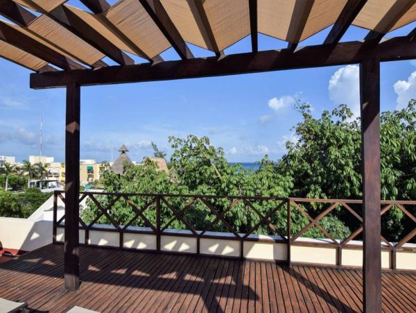 Charming 2 Bedroom Condo with Ocean Views
