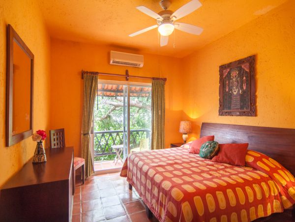 Charming 2 Bedroom Condo with Ocean Views