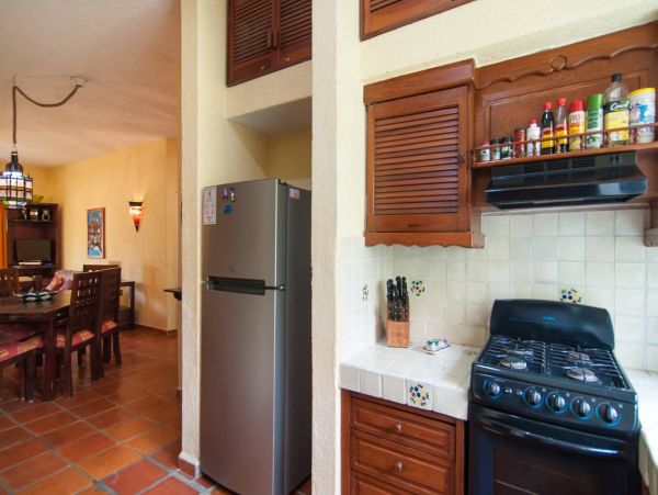 Charming 2 Bedroom Condo with Ocean Views