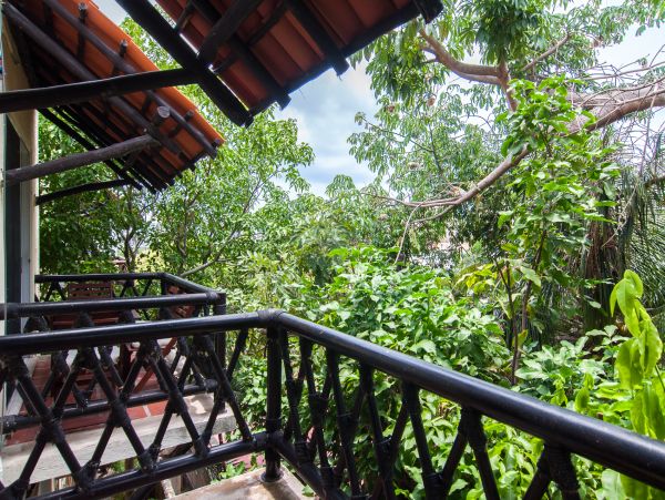 Charming 2 Bedroom Condo with Ocean Views