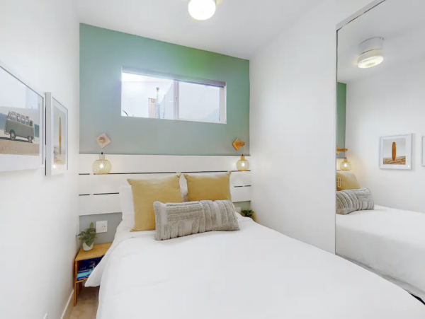 One Bedroom Romantic Charmer in Mission Beach