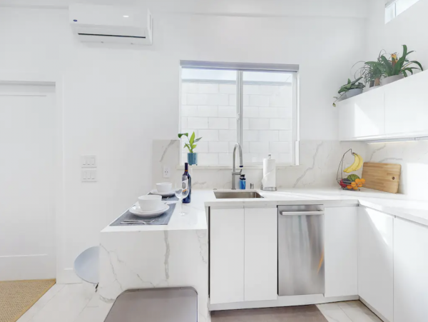 One Bedroom Romantic Charmer in Mission Beach