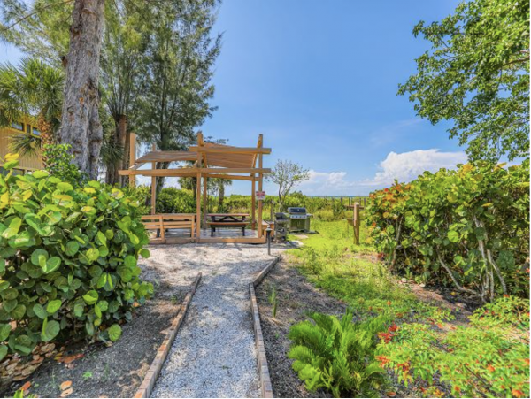 Sanibel Vacation Condo Two Bedroom Walk to Beach