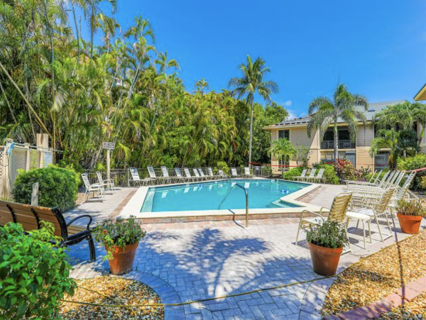 Sanibel Vacation Condo Two Bedroom Walk to Beach