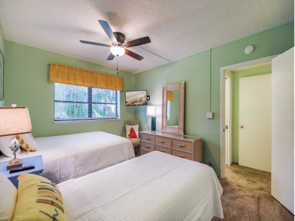Sanibel Vacation Condo Two Bedroom Walk to Beach