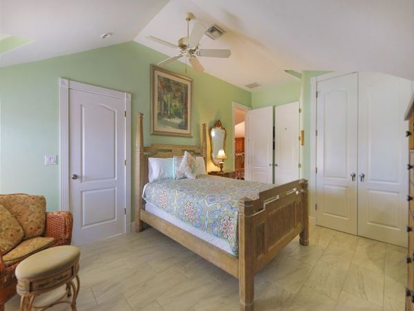 Captiva Island Vacation Home 2 Bedroom & Pool