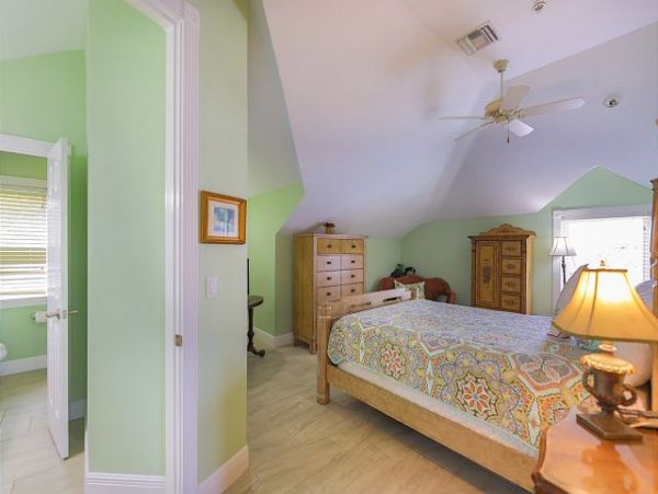 Captiva Island Vacation Home 2 Bedroom & Pool
