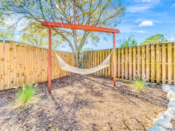 Bradenton Home 15 Min to Beach | Private Yard & Game Room