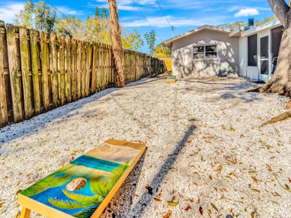 Bradenton Home 15 Min to Beach | Private Yard & Game Room