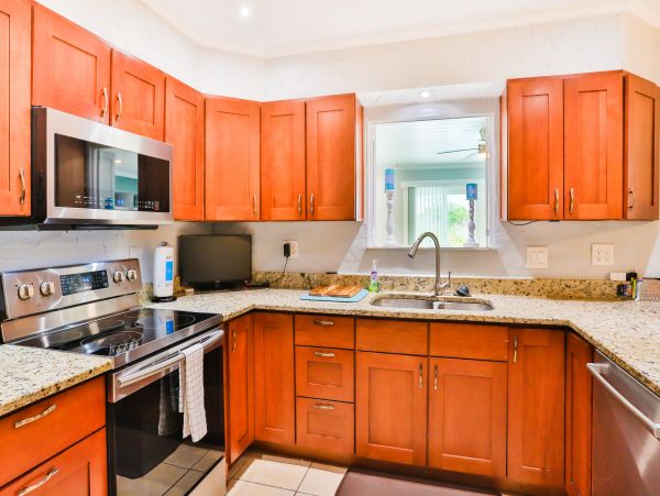 Lakefront 4 Bedroom Vacation Rental in Bradenton