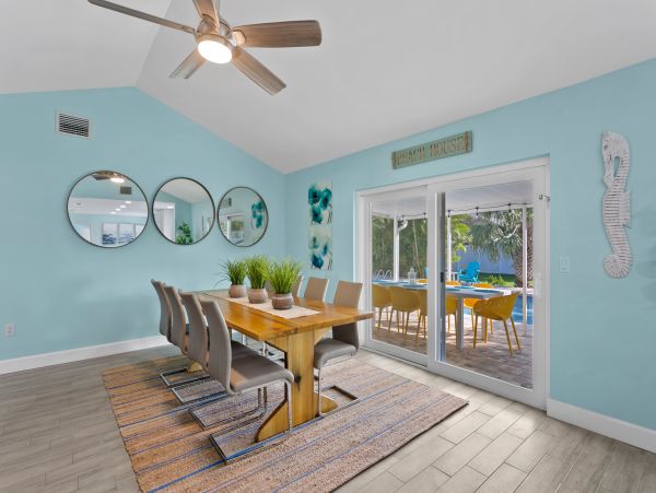 Coastal Oasis with 5 Bedrooms & Great Amenities in Bradenton