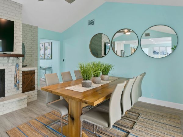 Coastal Oasis with 5 Bedrooms & Great Amenities in Bradenton