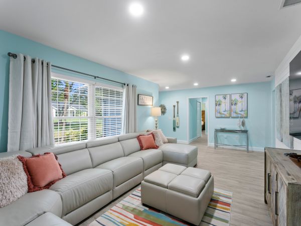 Coastal Oasis with 5 Bedrooms & Great Amenities in Bradenton