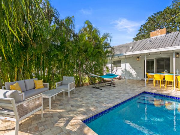 Coastal Oasis with 5 Bedrooms & Great Amenities in Bradenton