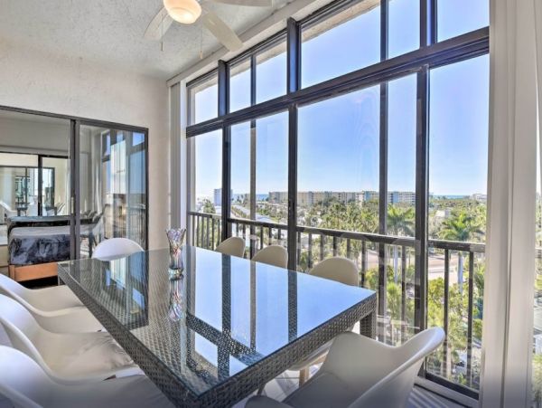 Siesta Key Vacation Condo Three Bedroom Walk to Beach