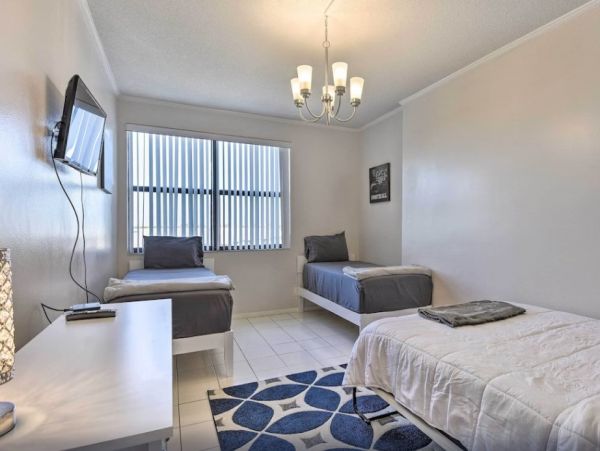 Siesta Key Vacation Condo Three Bedroom Walk to Beach