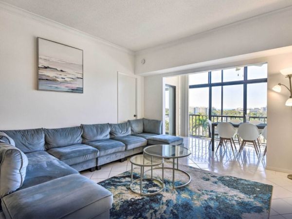 Siesta Key Vacation Condo Three Bedroom Walk to Beach