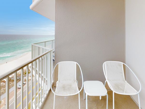 Lovely Gulf Front Vacation Condo with 2 Bedrooms