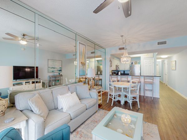 Lovely Gulf Front Vacation Condo with 2 Bedrooms