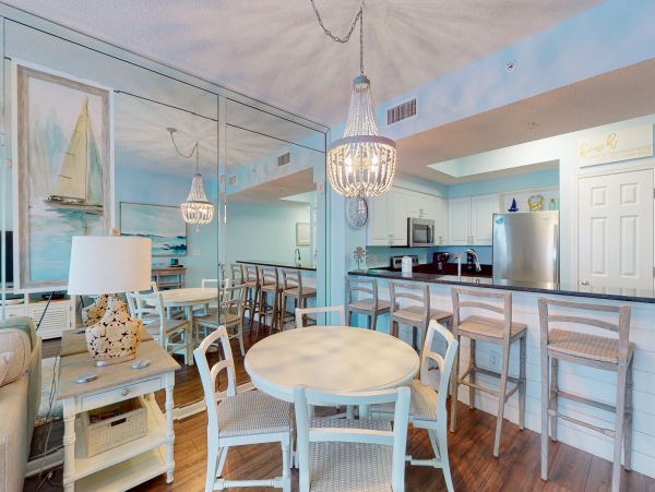 Lovely Gulf Front Vacation Condo with 2 Bedrooms