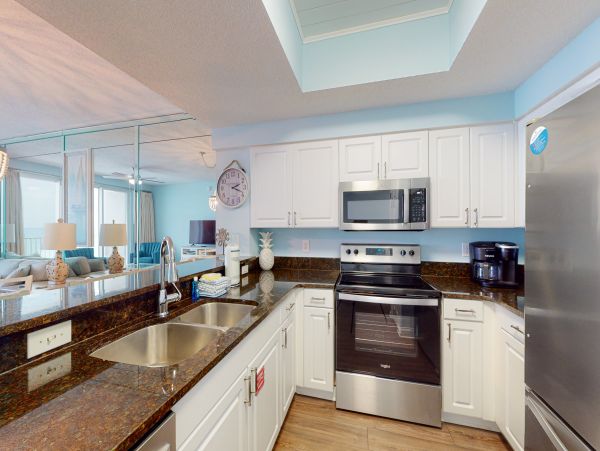Lovely Gulf Front Vacation Condo with 2 Bedrooms